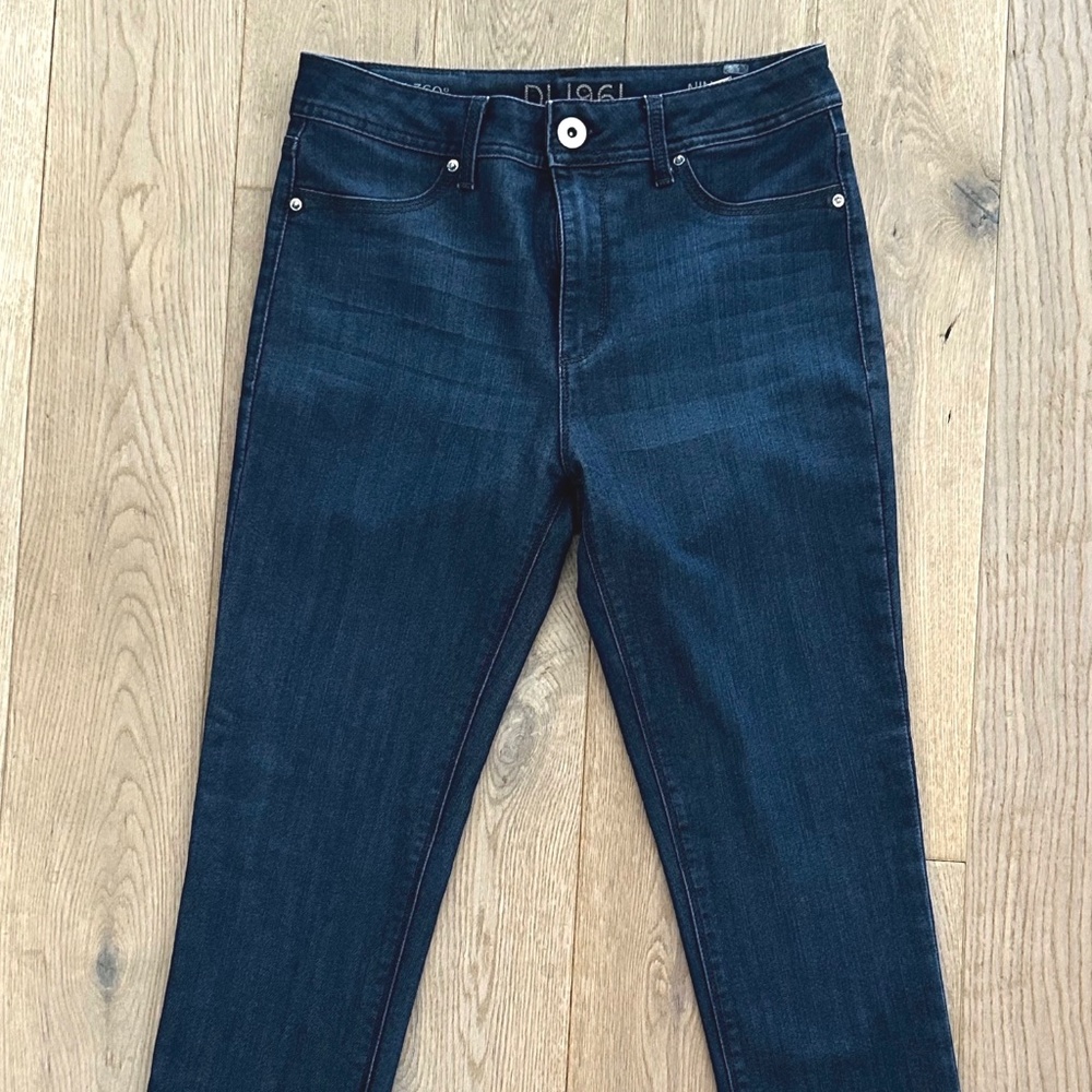 DL1961 NINA High-rise Skinny Jeans. Sz 28. “Milan” Wash. Like New.